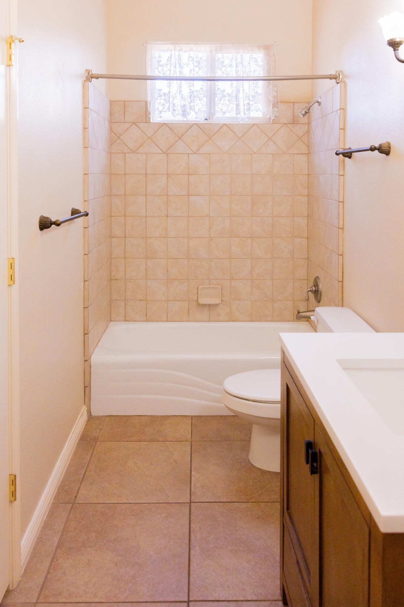 PARADISE CANYON - Residential