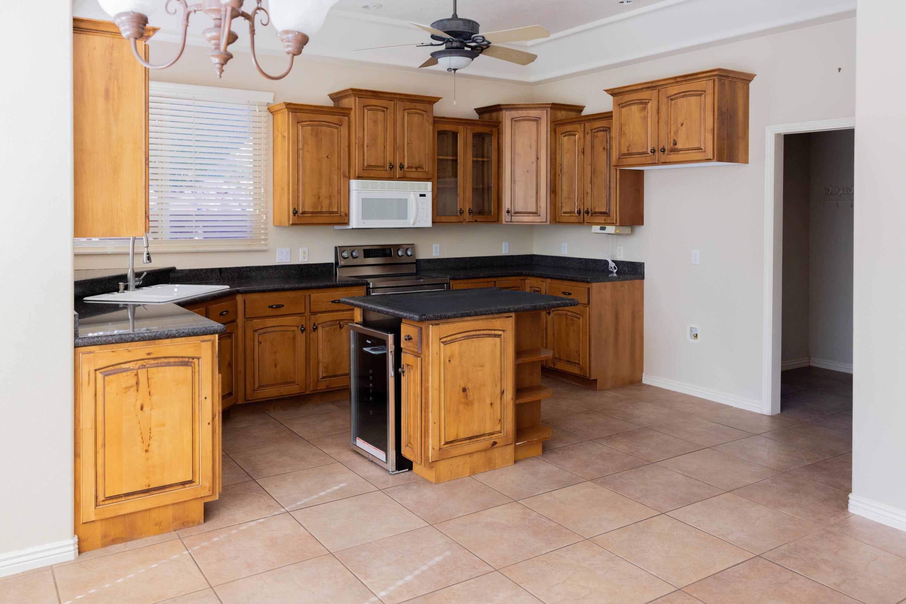 PARADISE CANYON - Residential