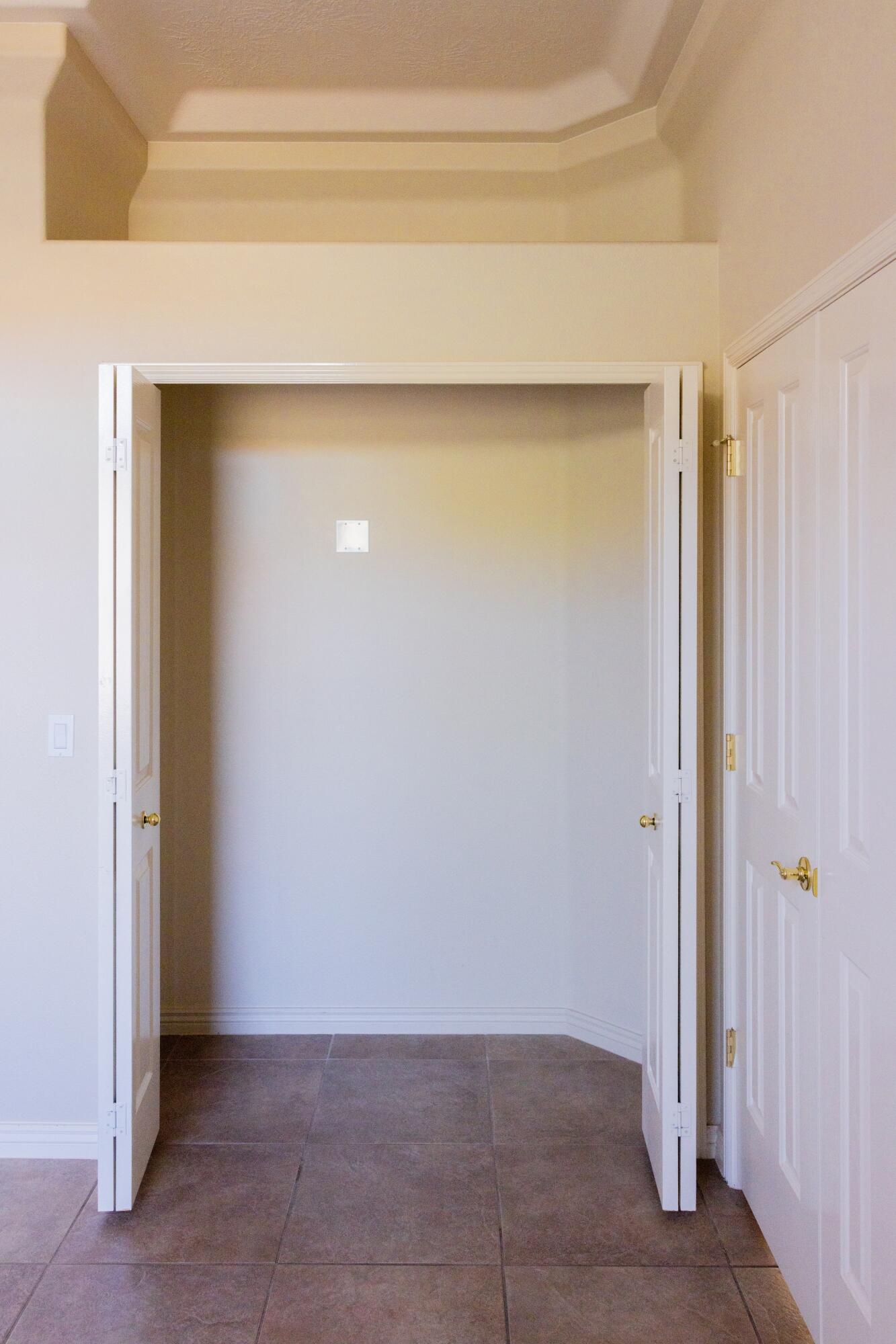 PARADISE CANYON - Residential