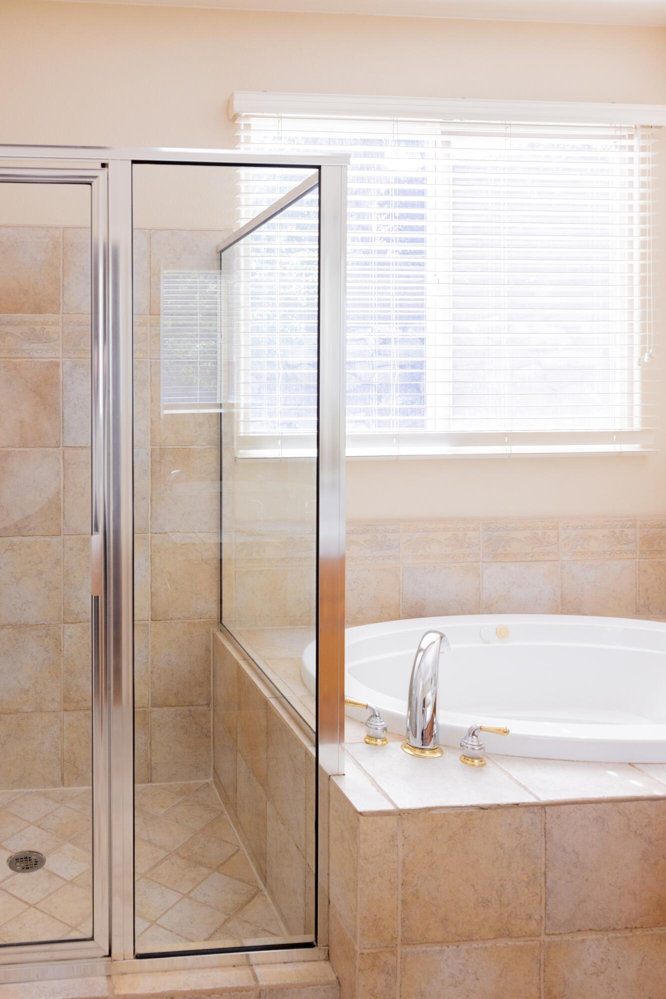 PARADISE CANYON - Residential