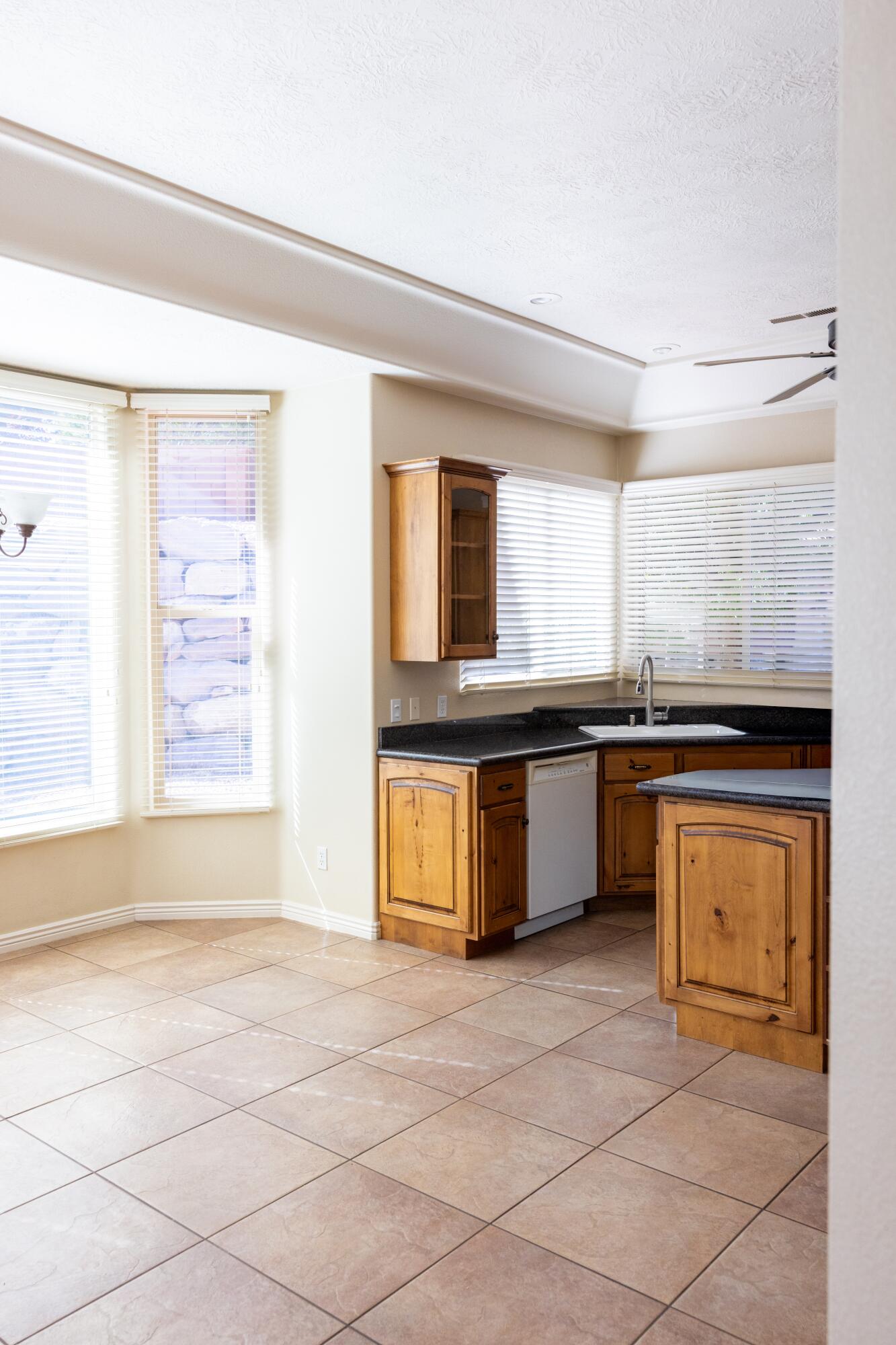 PARADISE CANYON - Residential