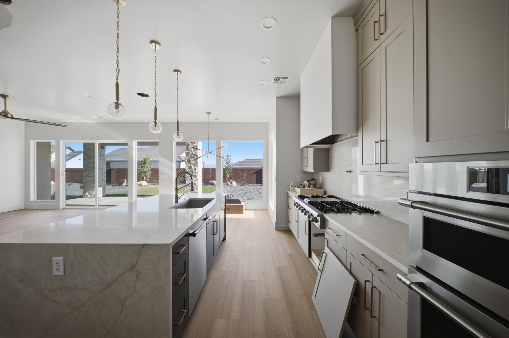 DESERT SOLACE - Residential