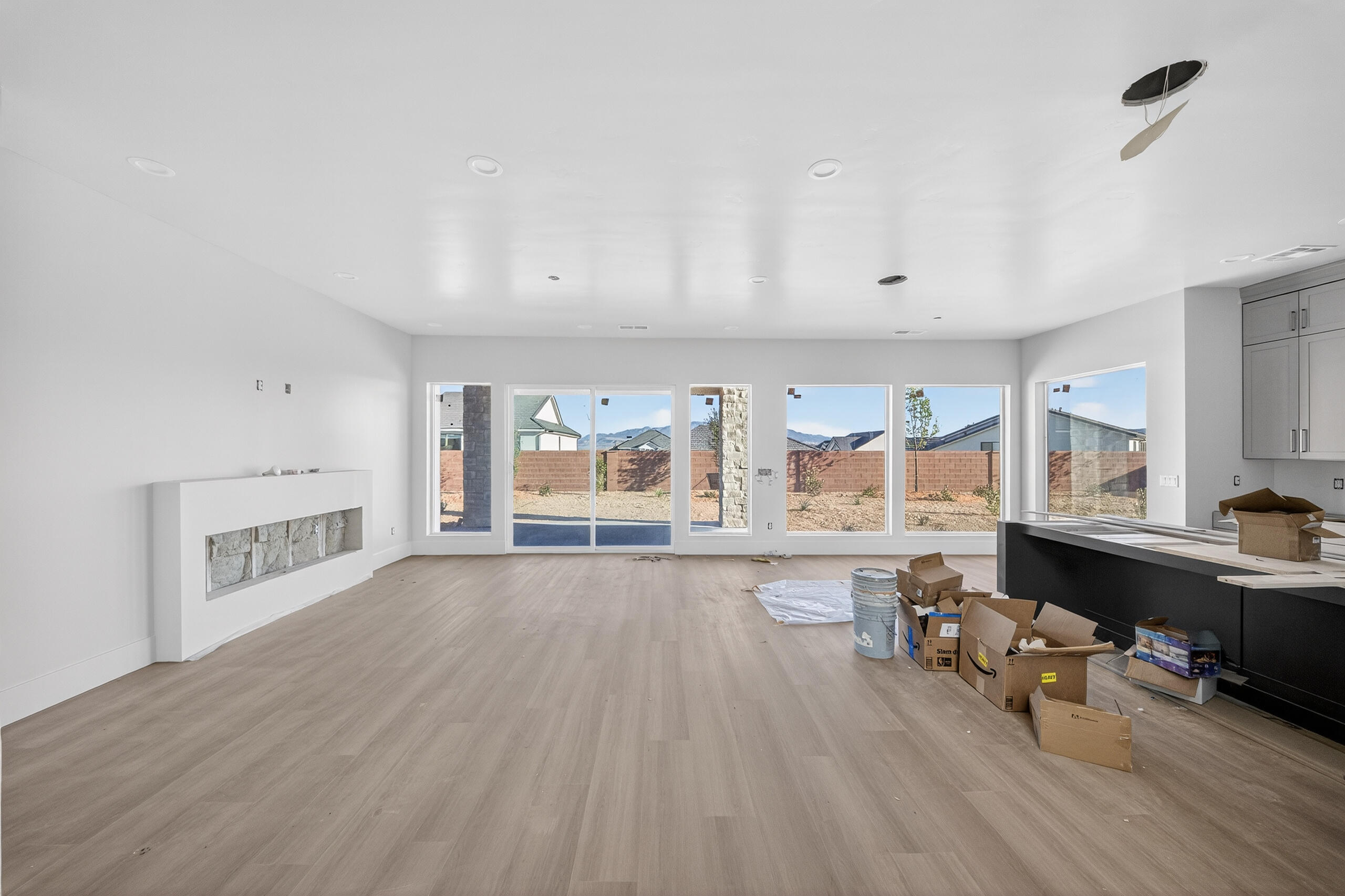 DESERT SOLACE - Residential