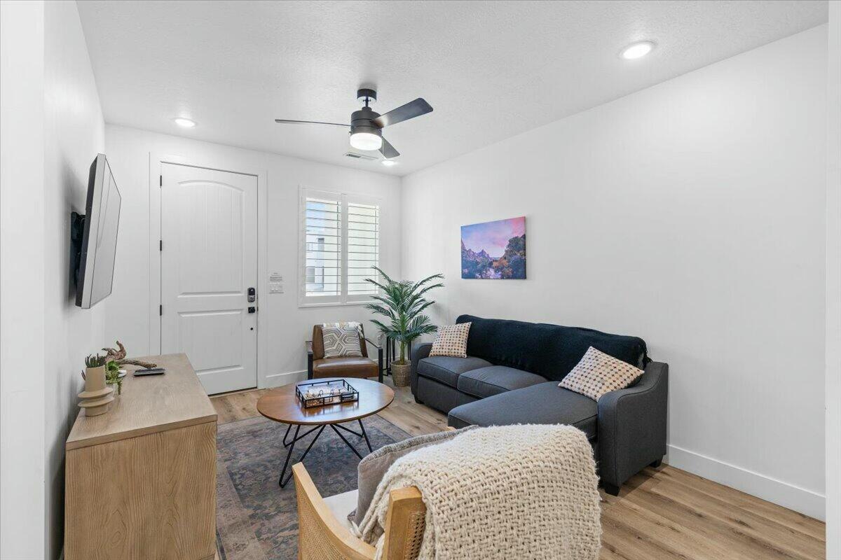 DESERT COLOR RESORT - Residential