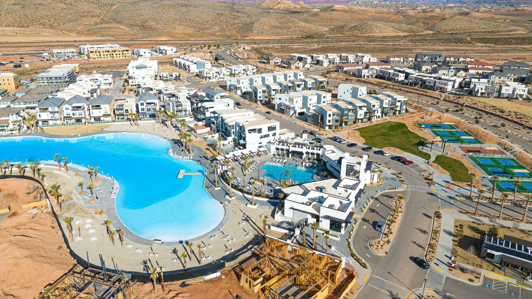 DESERT COLOR RESORT - Residential