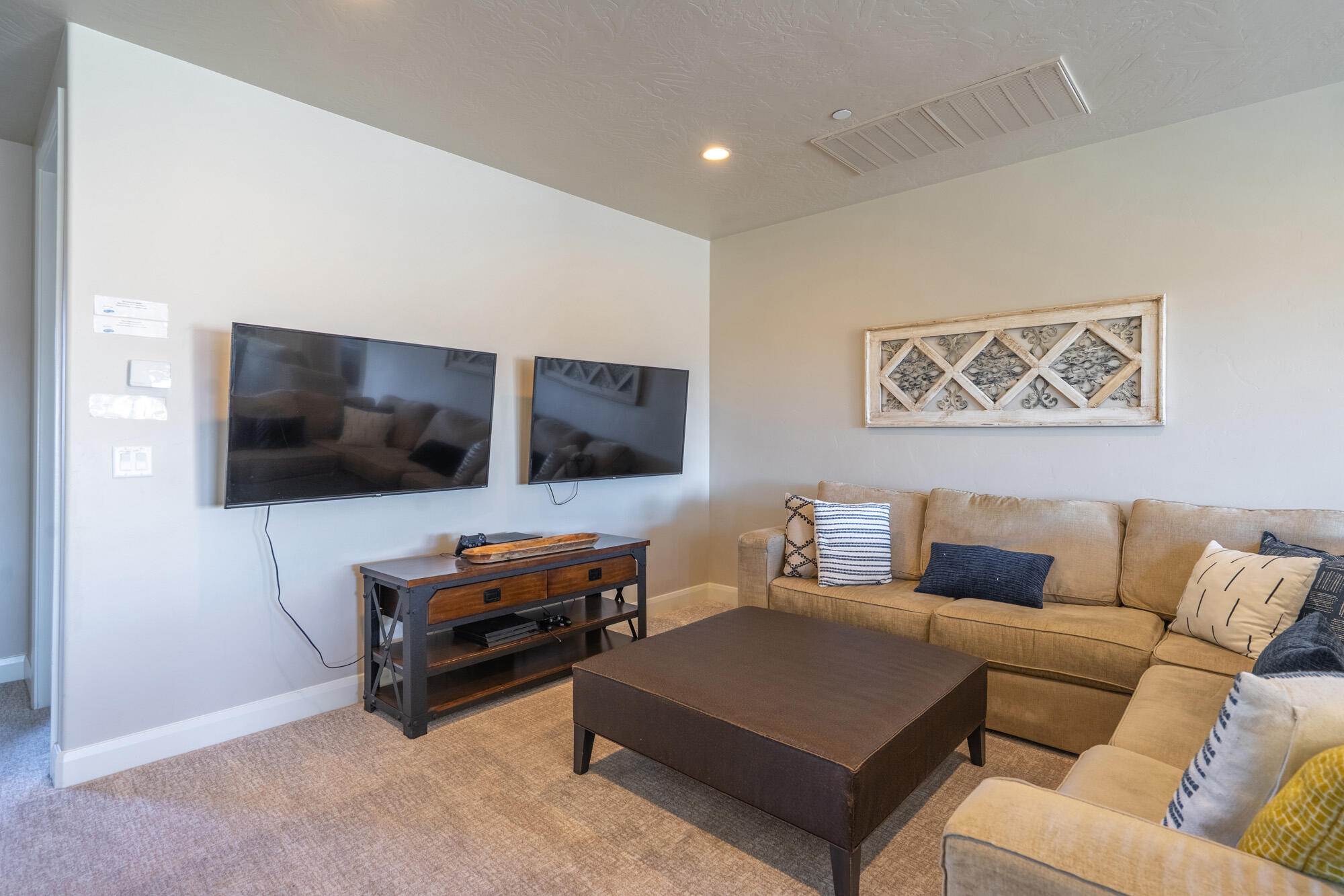 PARADISE VILLAGE AT ZION - Residential