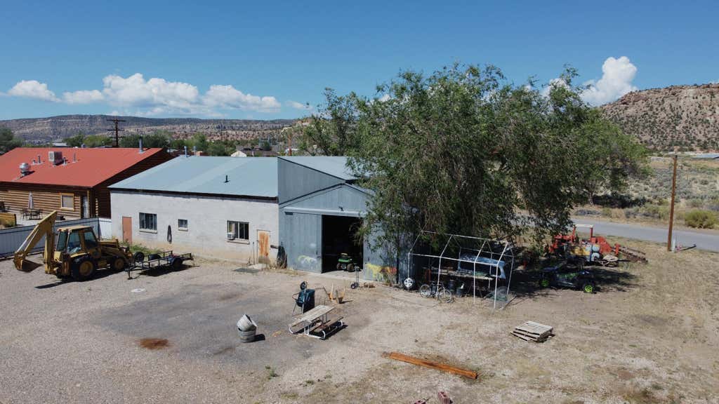 Photo of 80 N 400 W, Escalante, UT 84726 (MLS # 26-275436)