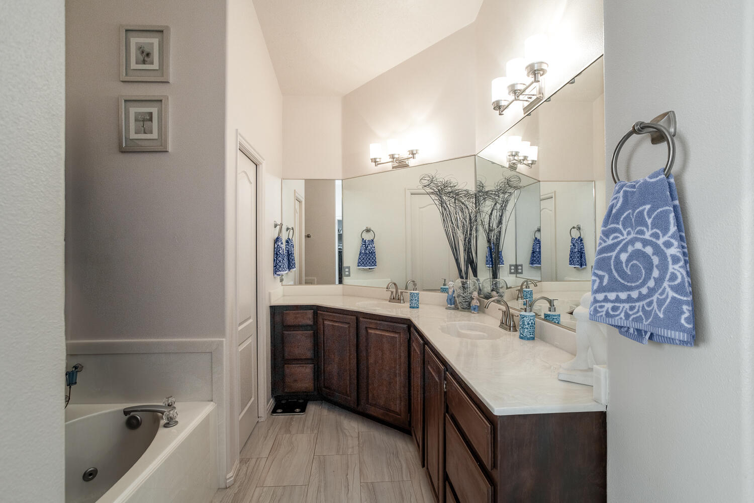 PADRE LAKES TOWNHOMES - Residential