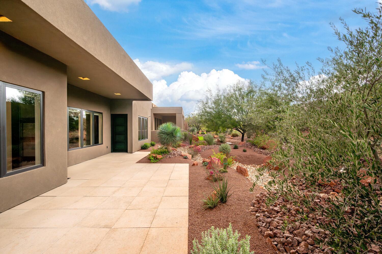 TOROWEAP AT ENTRADA - Residential