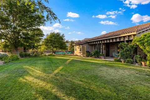 Tiny photo for 565 E RIO de SION DR, Virgin, UT 84779 (MLS # 25-262344)