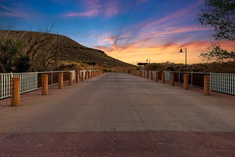 Tiny photo for 565 E RIO de SION DR, Virgin, UT 84779 (MLS # 25-262344)