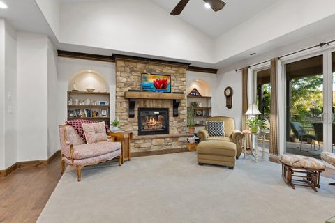 Tiny photo for 565 E RIO de SION DR, Virgin, UT 84779 (MLS # 25-262344)