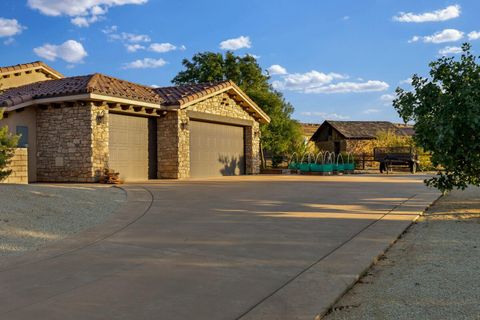 Tiny photo for 565 E RIO de SION DR, Virgin, UT 84779 (MLS # 25-262344)