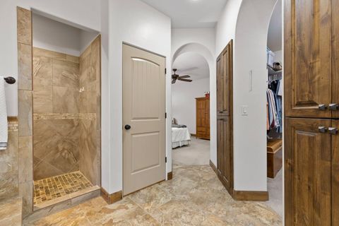 Tiny photo for 565 E RIO de SION DR, Virgin, UT 84779 (MLS # 25-262344)