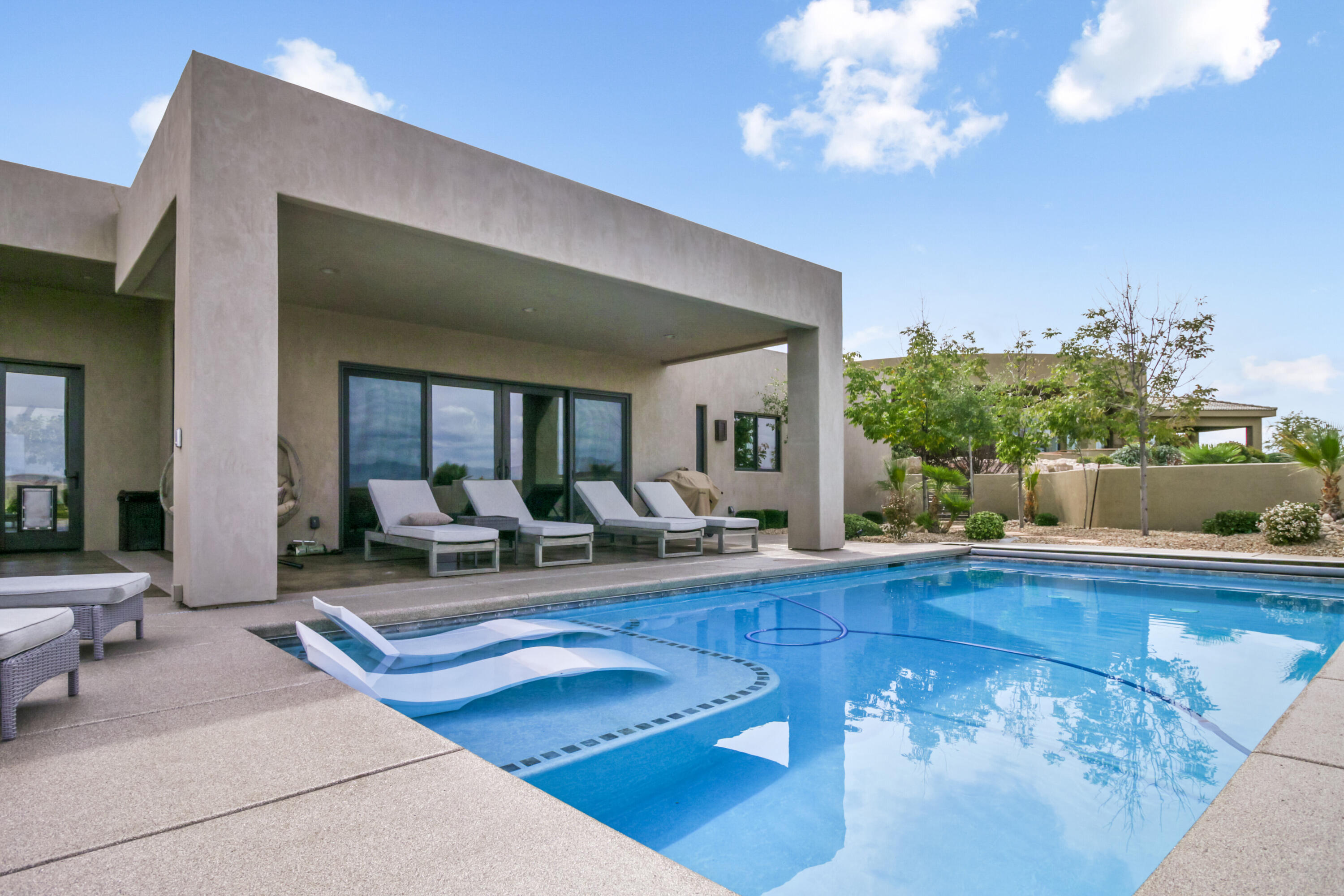 STONE CLIFF - Residential