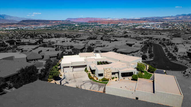 STONE CLIFF - Residential