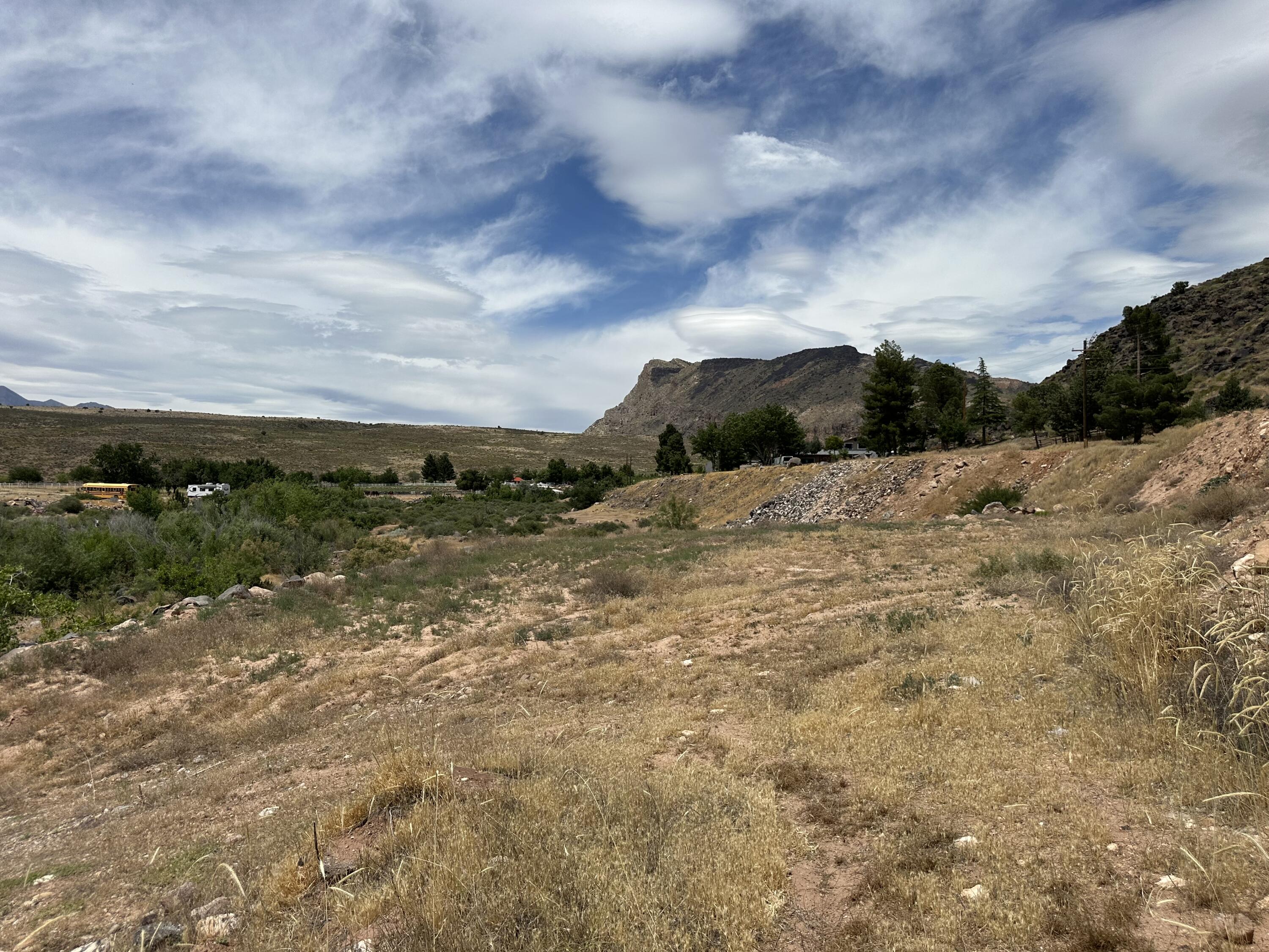 TOQUERVILLE TOWNSITE - Land