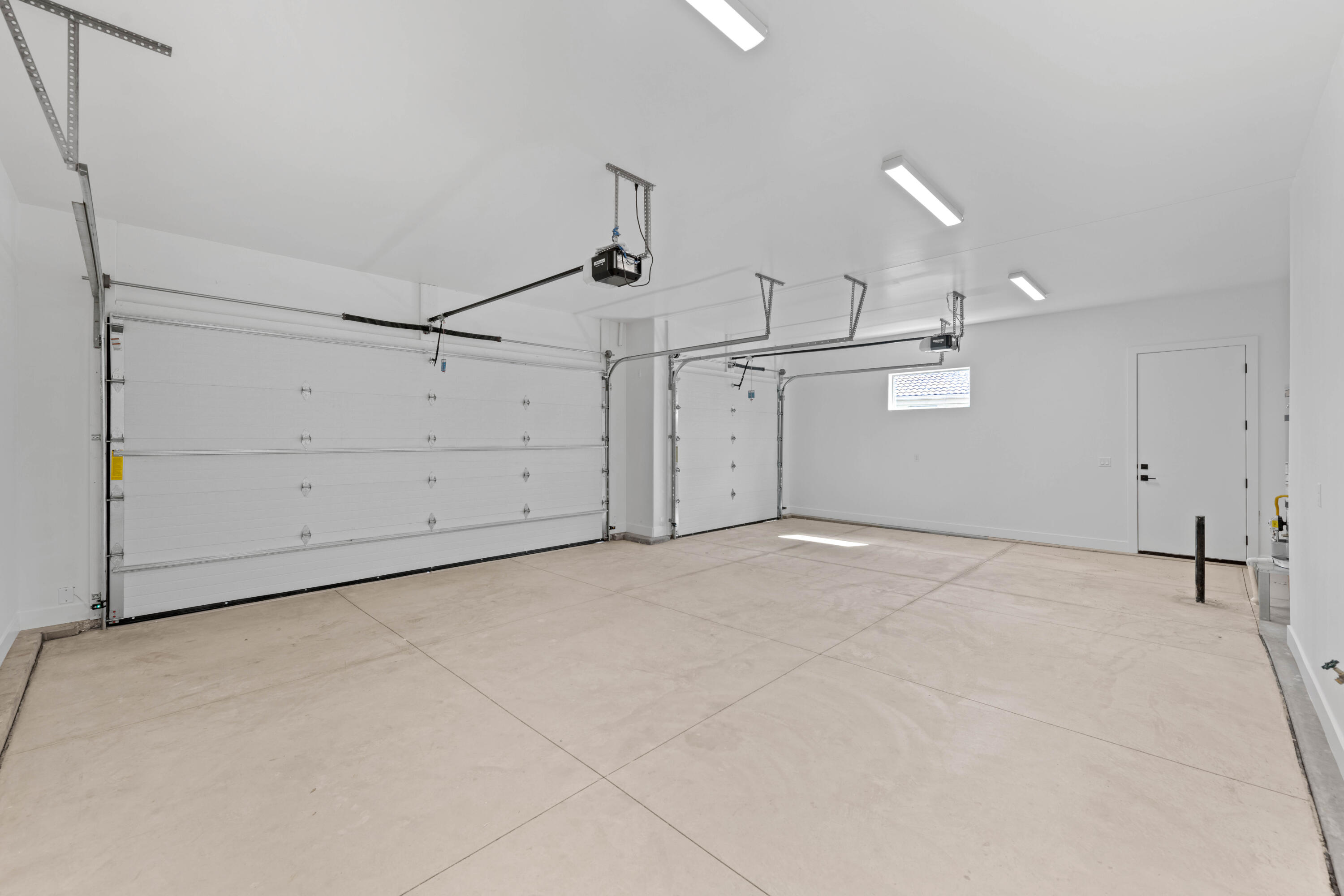 CRESCENT POINTE TOWNHOMES AT SUNBROOK - Residential