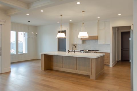 Tiny photo for 303 E Mayfield Woods LN, Washington, UT 84780 (MLS # 25-266171)