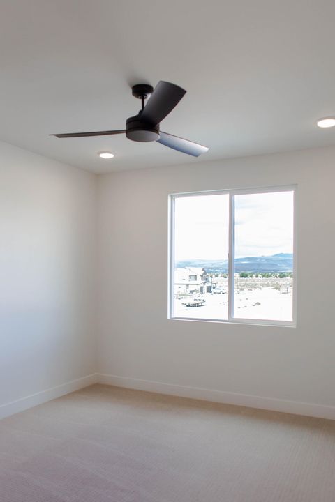 Tiny photo for 303 E Mayfield Woods LN, Washington, UT 84780 (MLS # 25-266171)