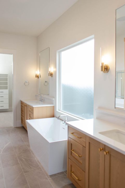 Tiny photo for 303 E Mayfield Woods LN, Washington, UT 84780 (MLS # 25-266171)