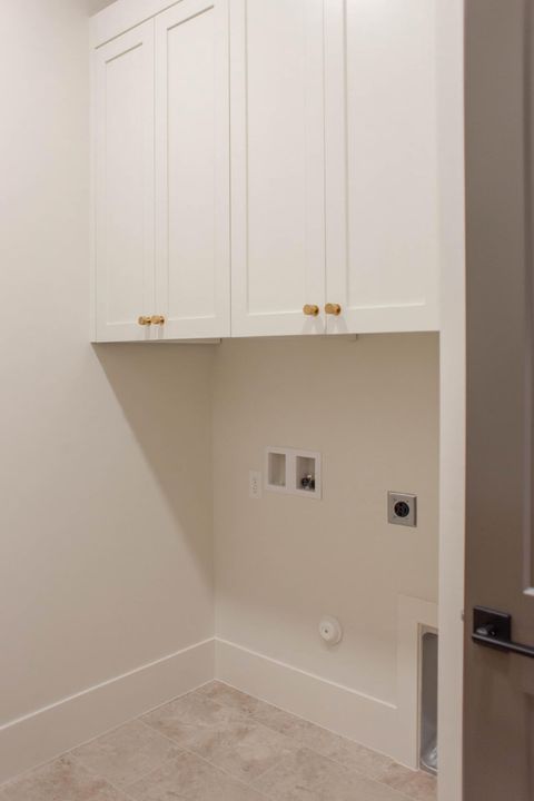 Tiny photo for 303 E Mayfield Woods LN, Washington, UT 84780 (MLS # 25-266171)