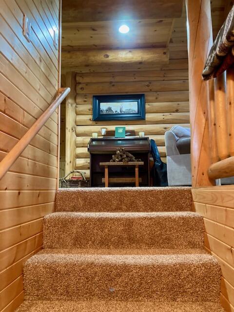 WHISPERING PINES SUB - Residential