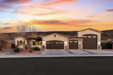 Photo of 2733 S 3350 W, Hurricane, UT 84737 (MLS # 26-268463)