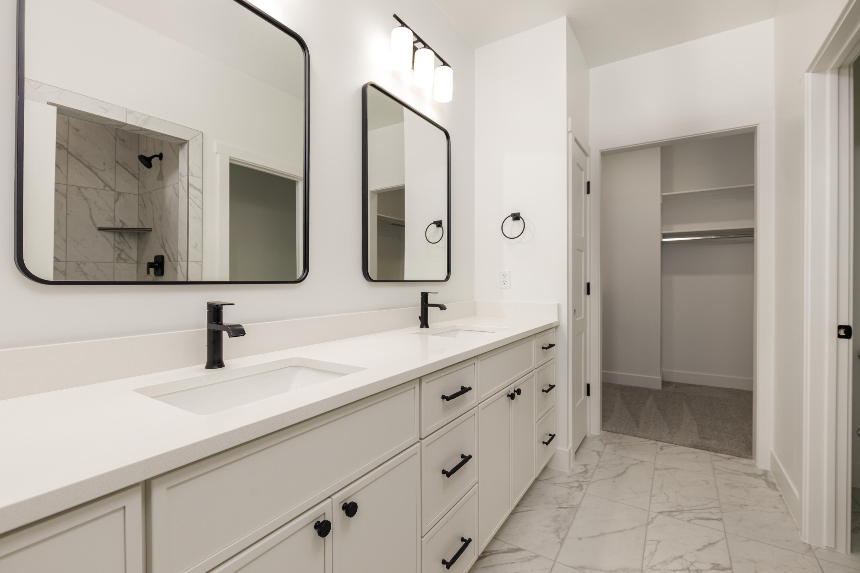 HURRICANE VIEWS - Residential