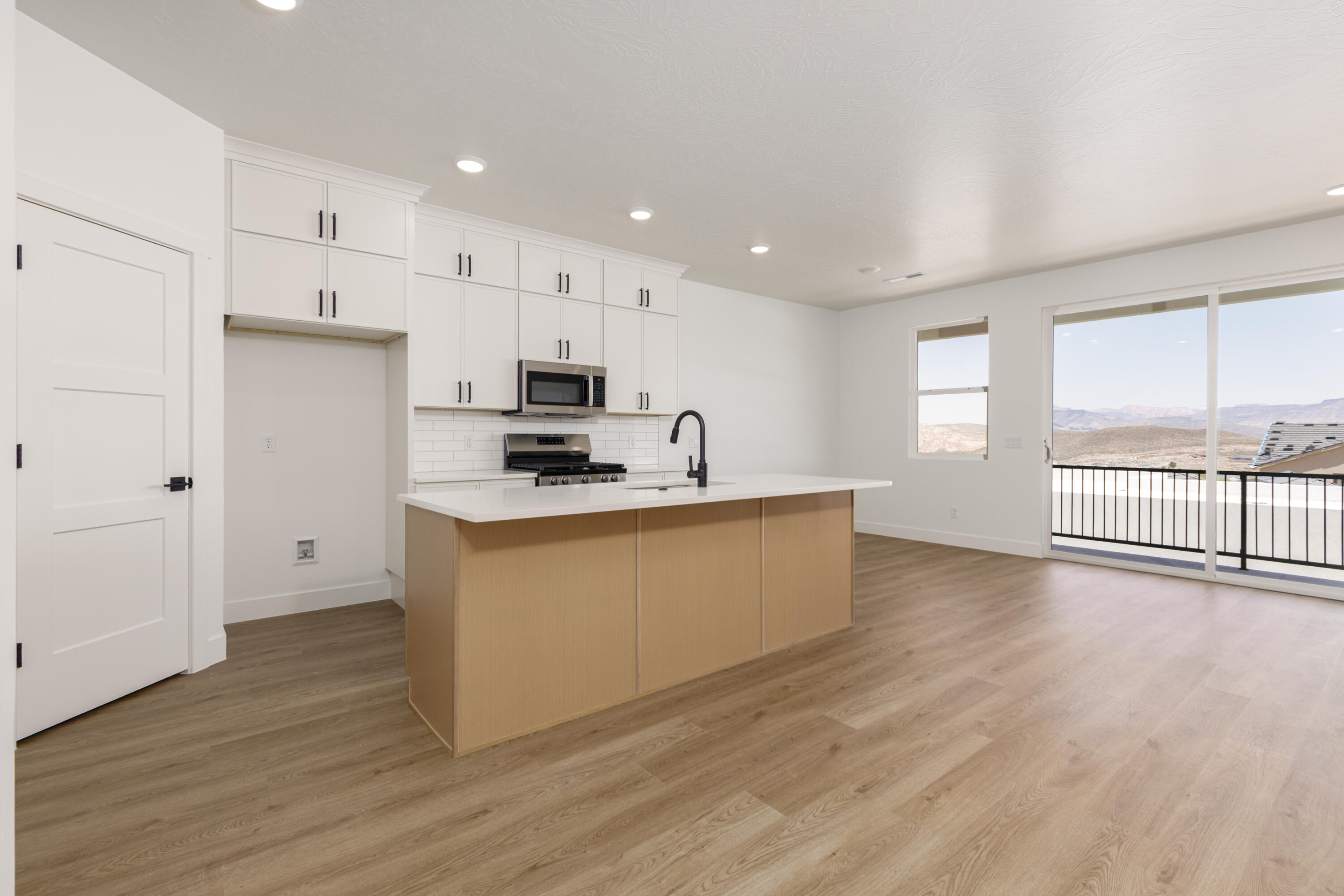 HURRICANE VIEWS - Residential