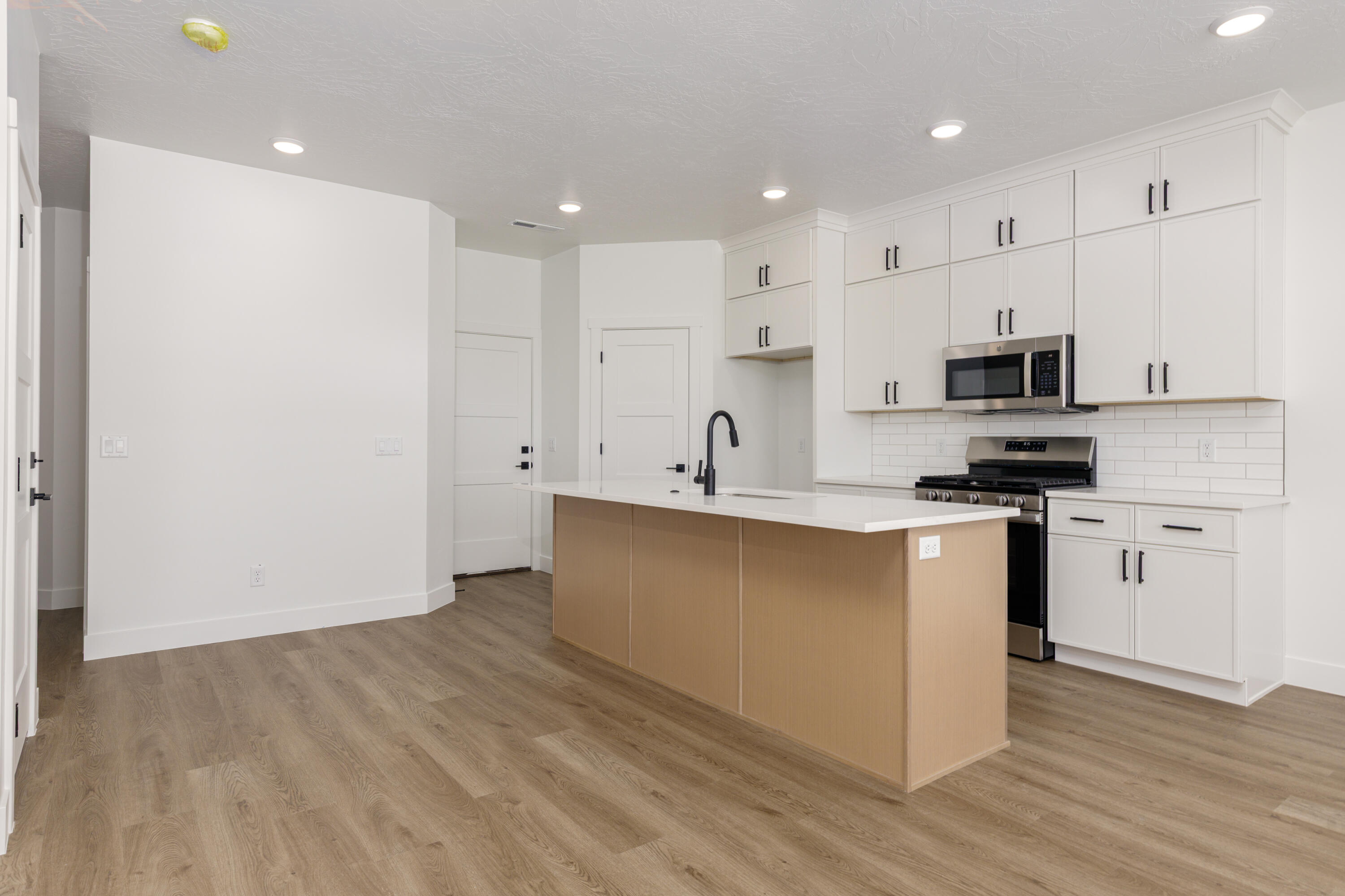 HURRICANE VIEWS - Residential