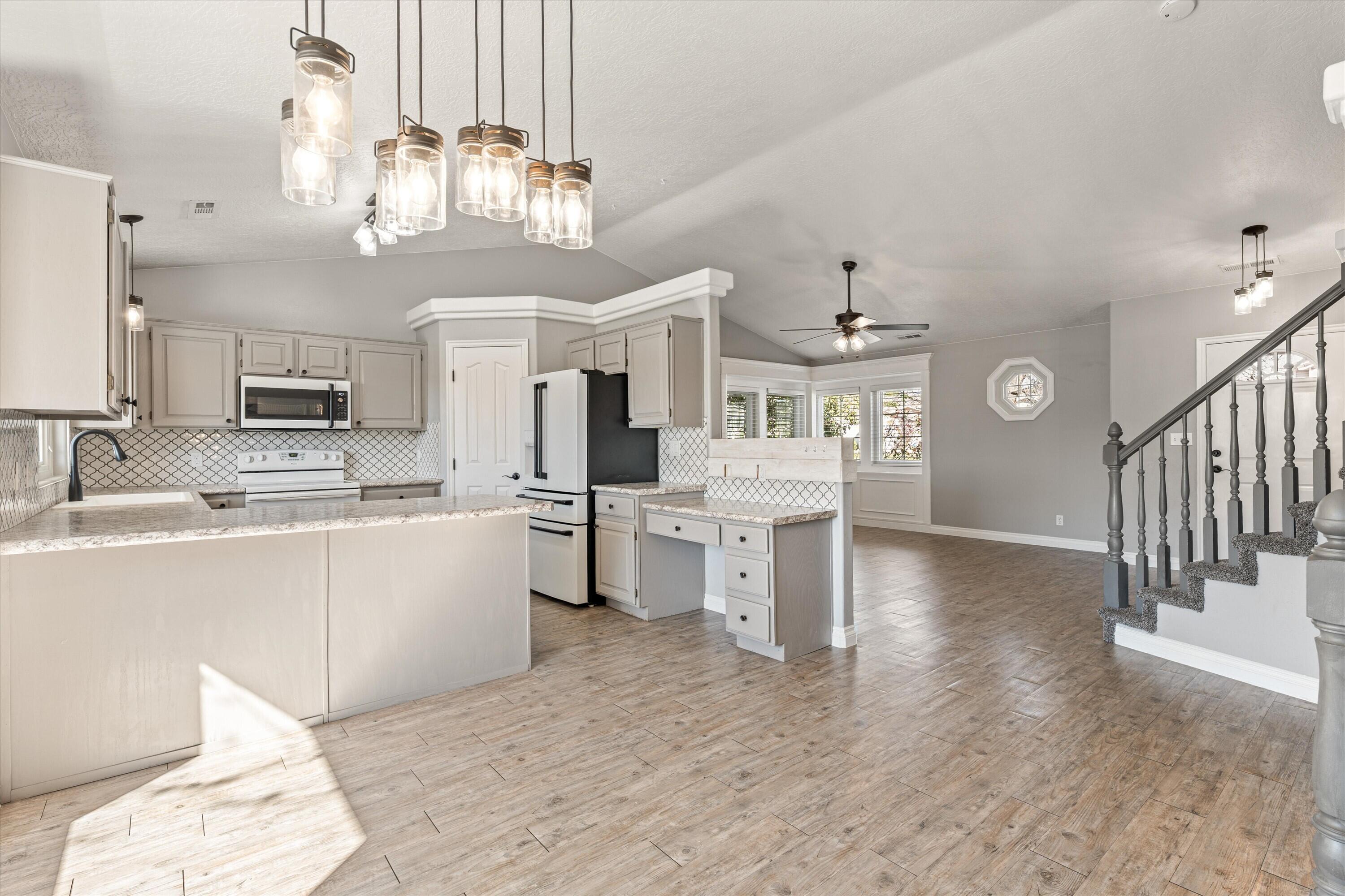 CHEYENNE AT RED CLIFFS - Residential