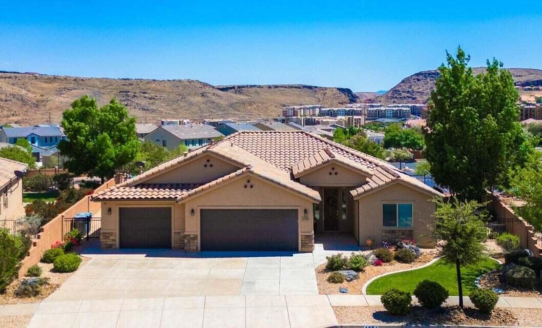 SIENNA HEIGHTS - Residential