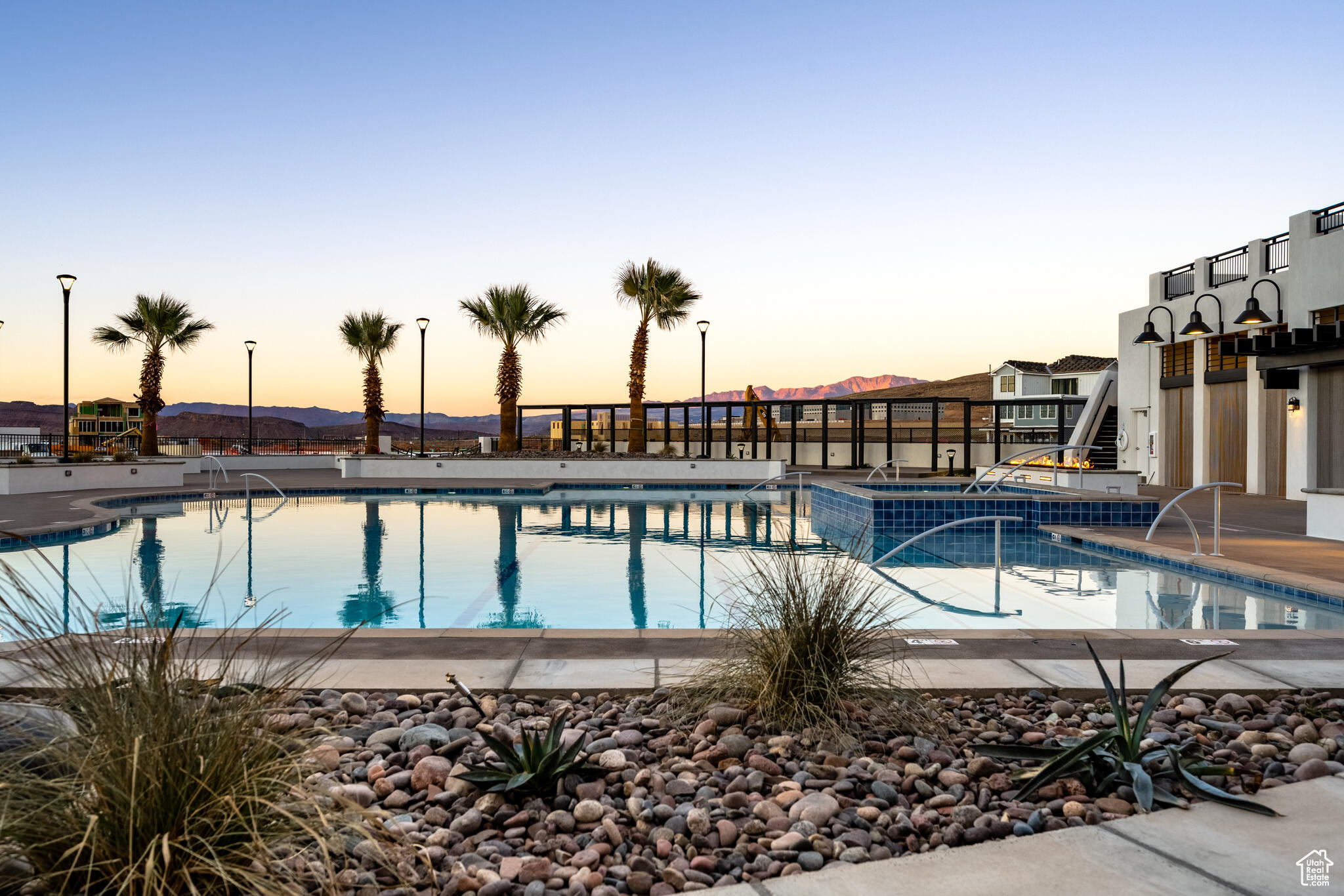 DESERT COLOR RESORT - Residential