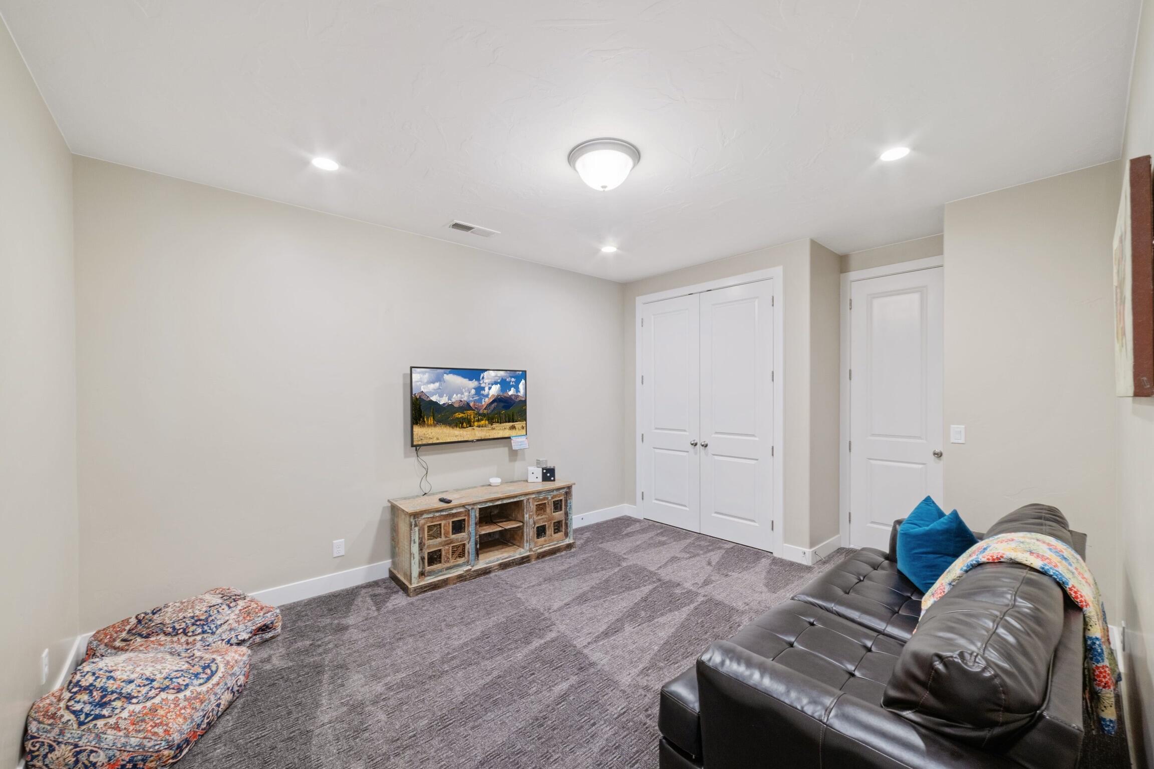 CORAL RIDGE TOWNHOMES - Residential