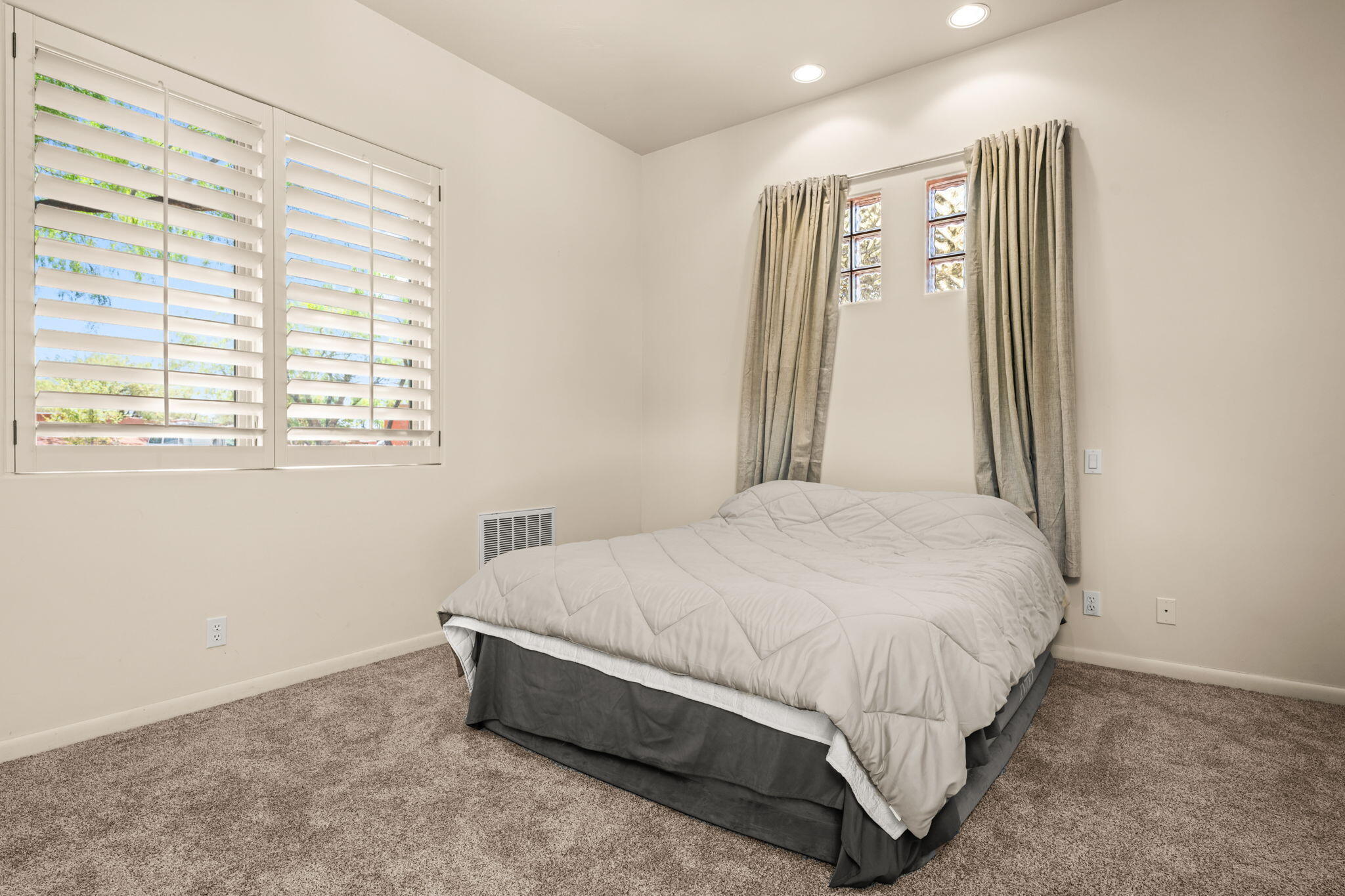 PAIUTE SPRINGS AT ENTRADA - Residential