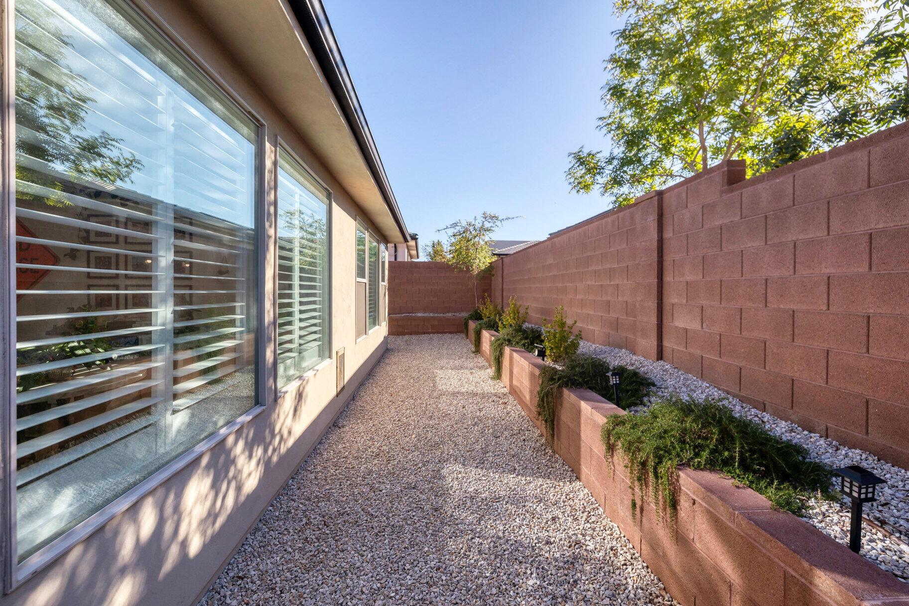 DESERT VISTA - Residential