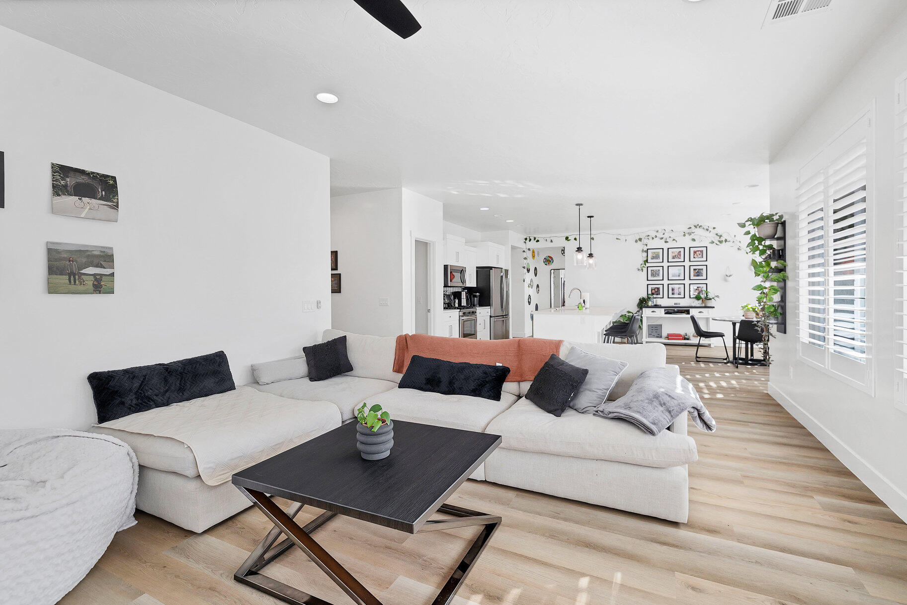 DESERT VISTA - Residential