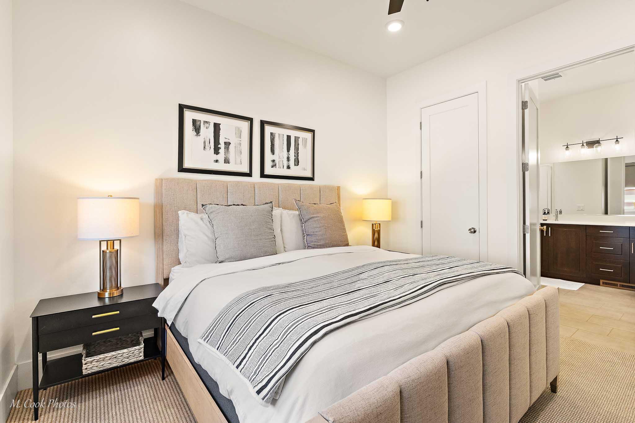 BLOOMINGTON VAC VILLAS - Residential