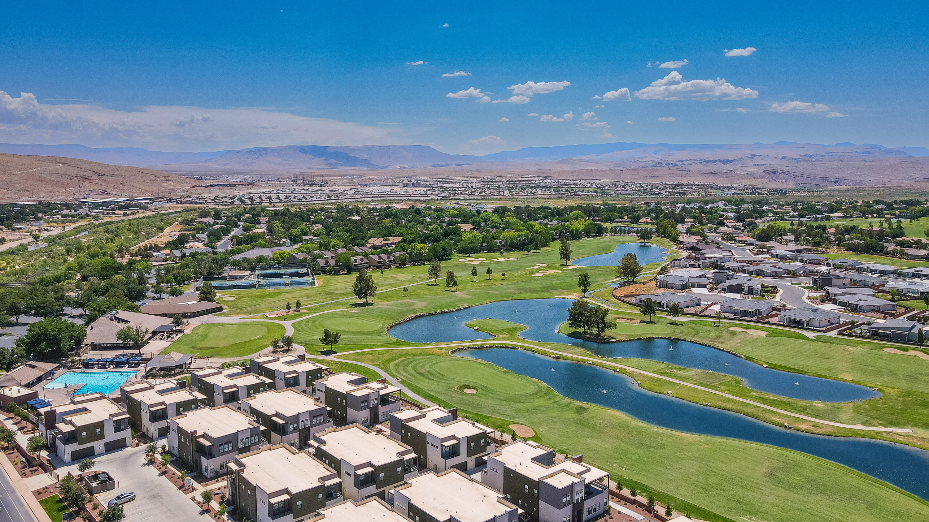 BLOOMINGTON VAC VILLAS - Residential