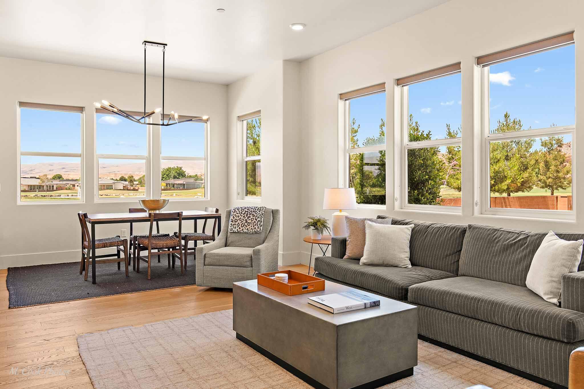 BLOOMINGTON VAC VILLAS - Residential