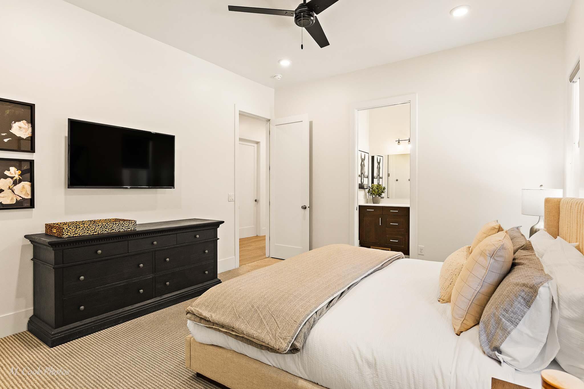 BLOOMINGTON VAC VILLAS - Residential
