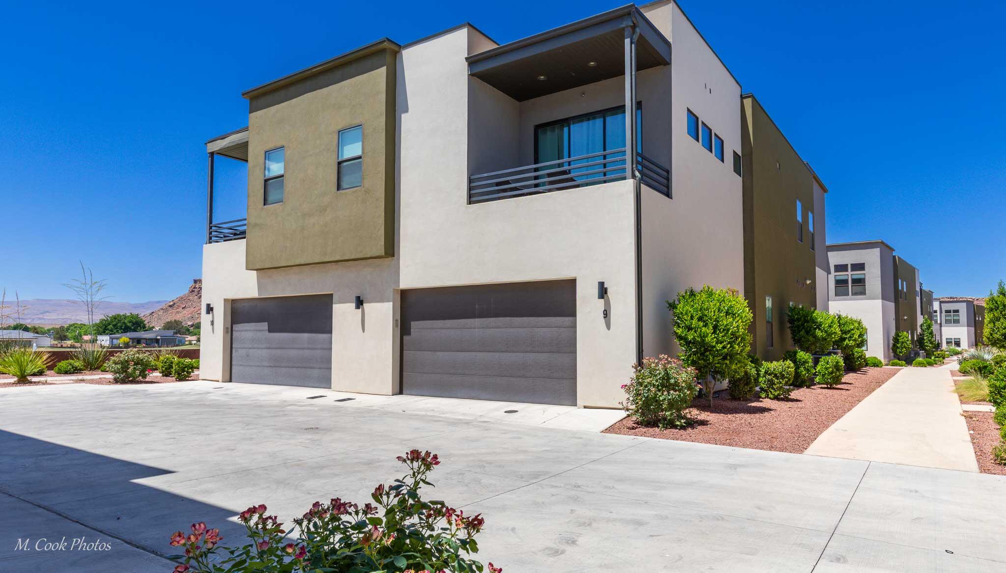 BLOOMINGTON VAC VILLAS - Residential