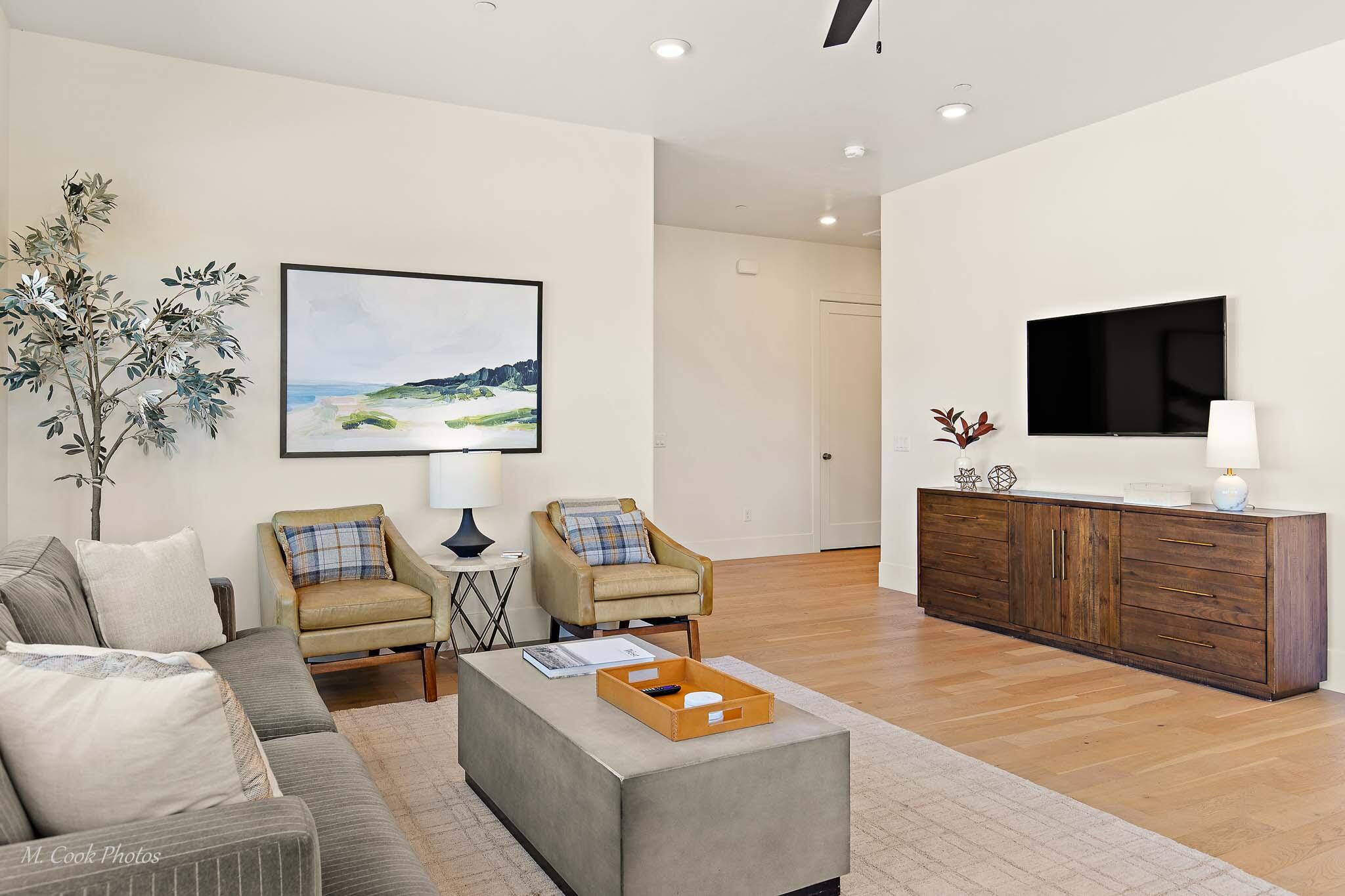 BLOOMINGTON VAC VILLAS - Residential