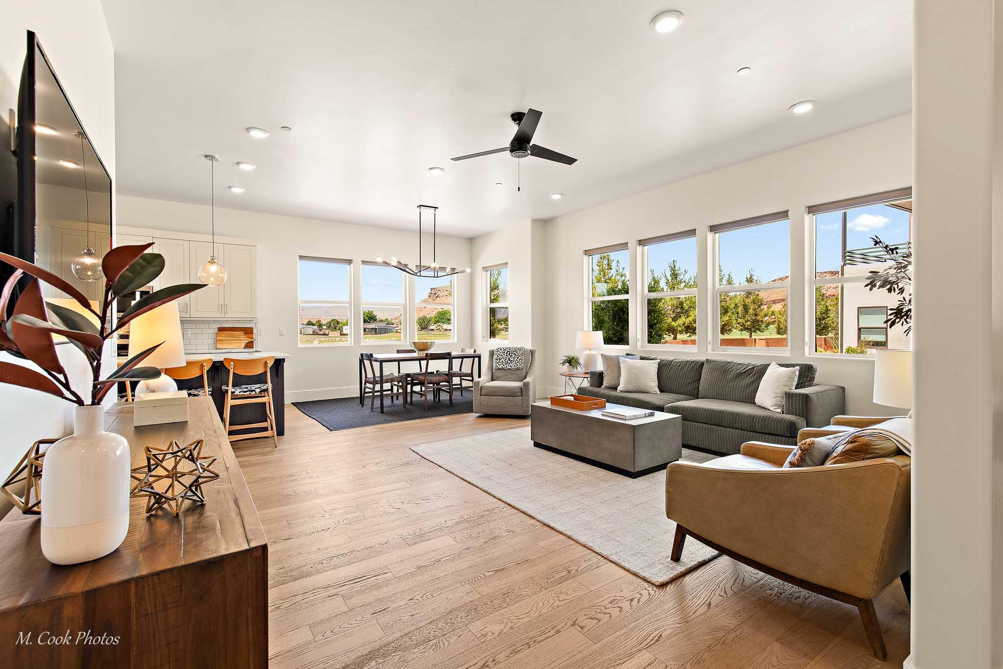 BLOOMINGTON VAC VILLAS - Residential