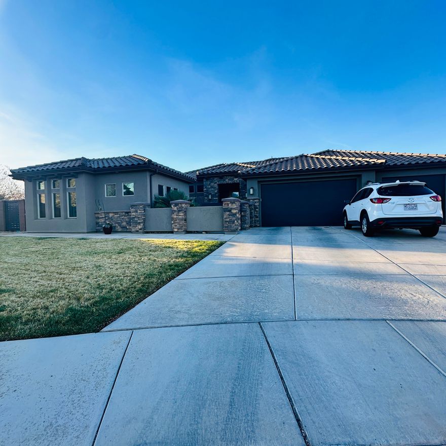 Owner Agent. Please reach out to agent for questions.   Casita is attached but has its own entrance and has a mini-split and can only be accessed through the courtyard.