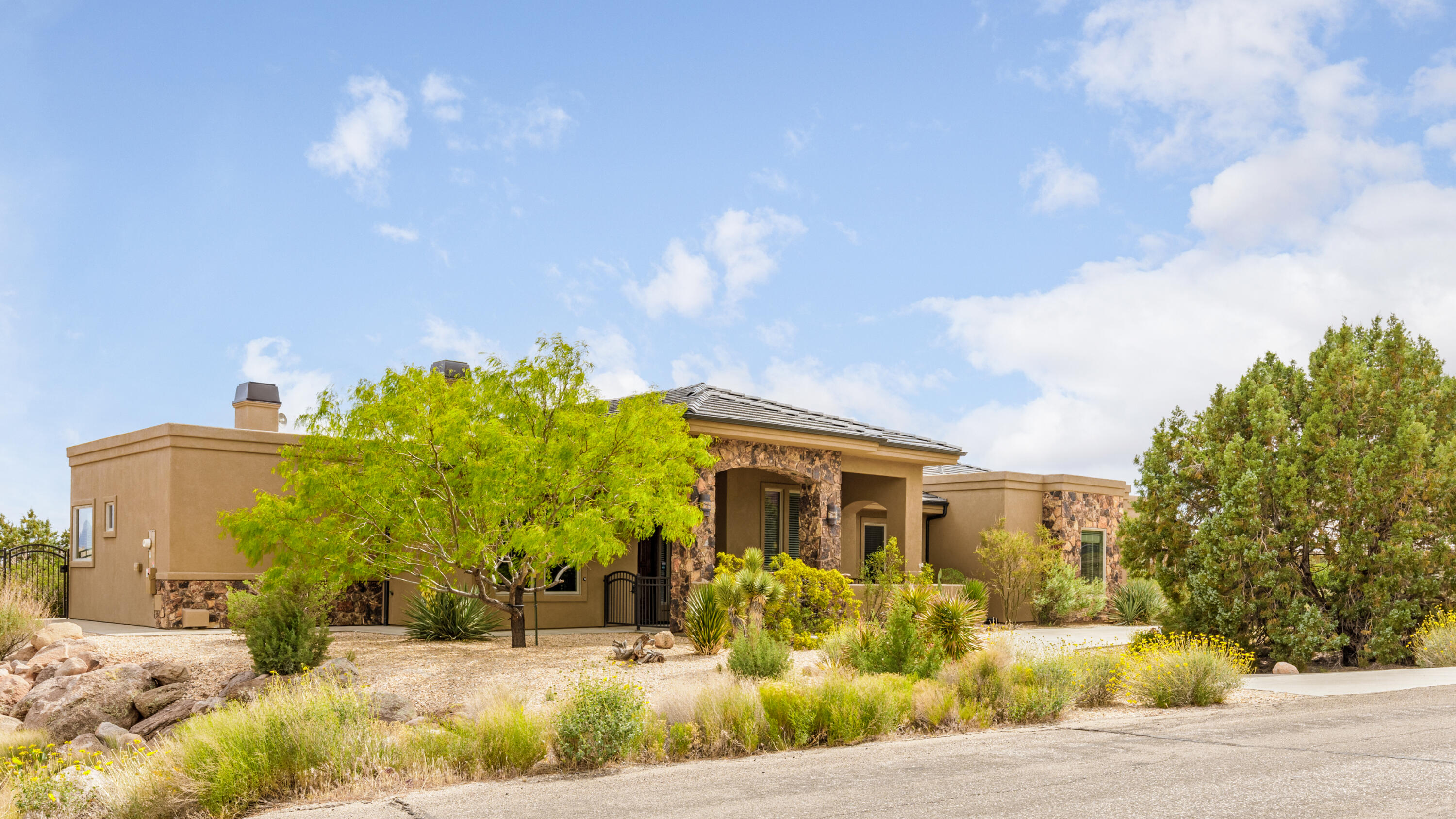 RICHARD PARRY MINOR LOT - Residential