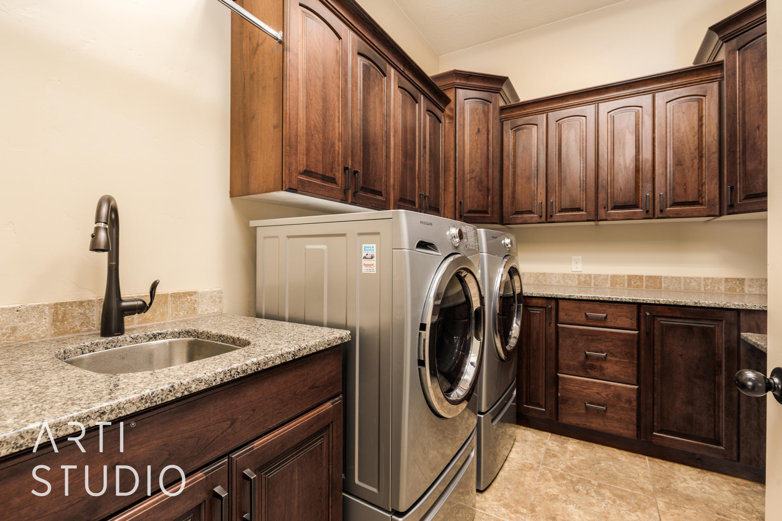 RICHARD PARRY MINOR LOT - Residential