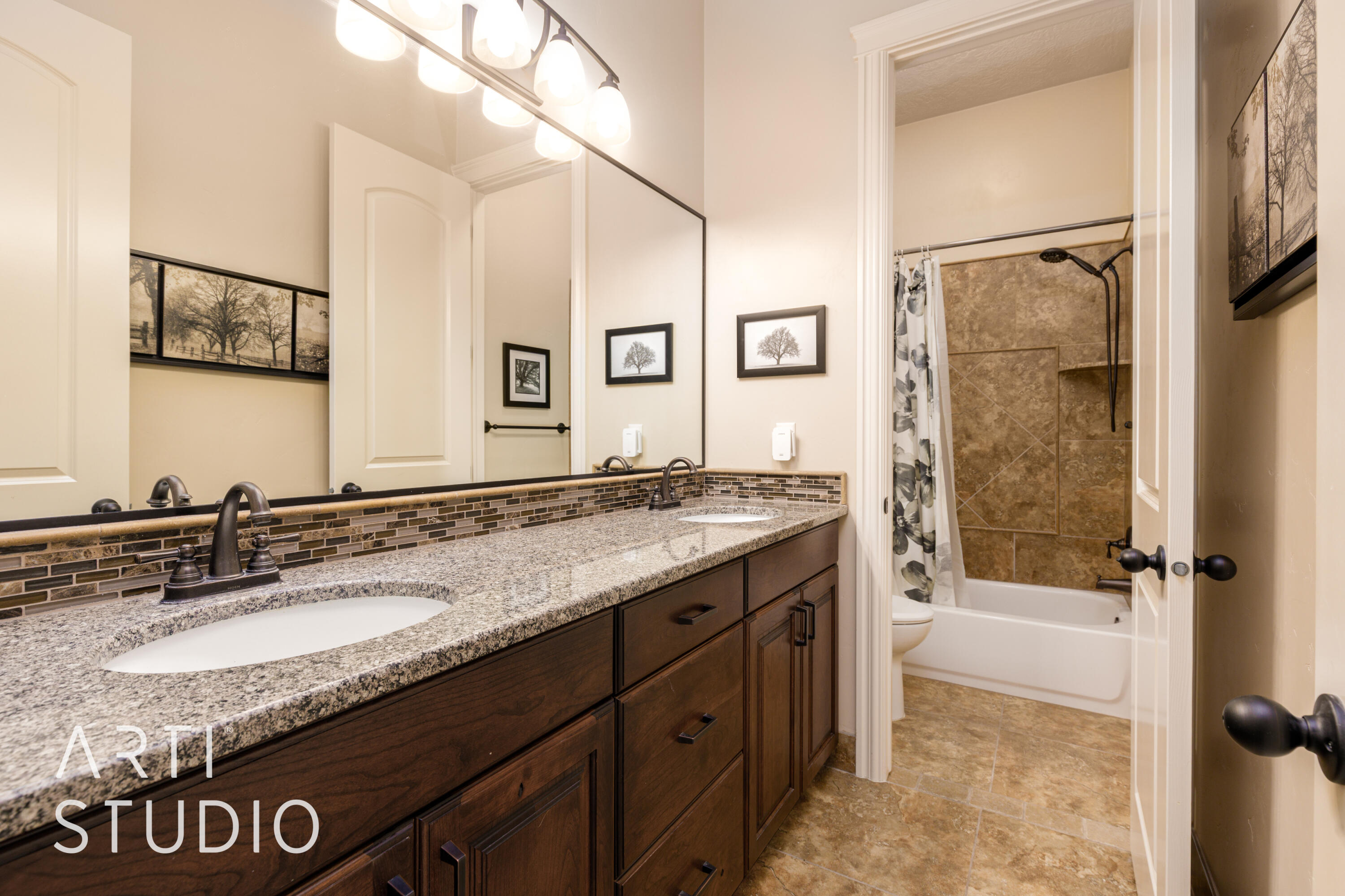 RICHARD PARRY MINOR LOT - Residential