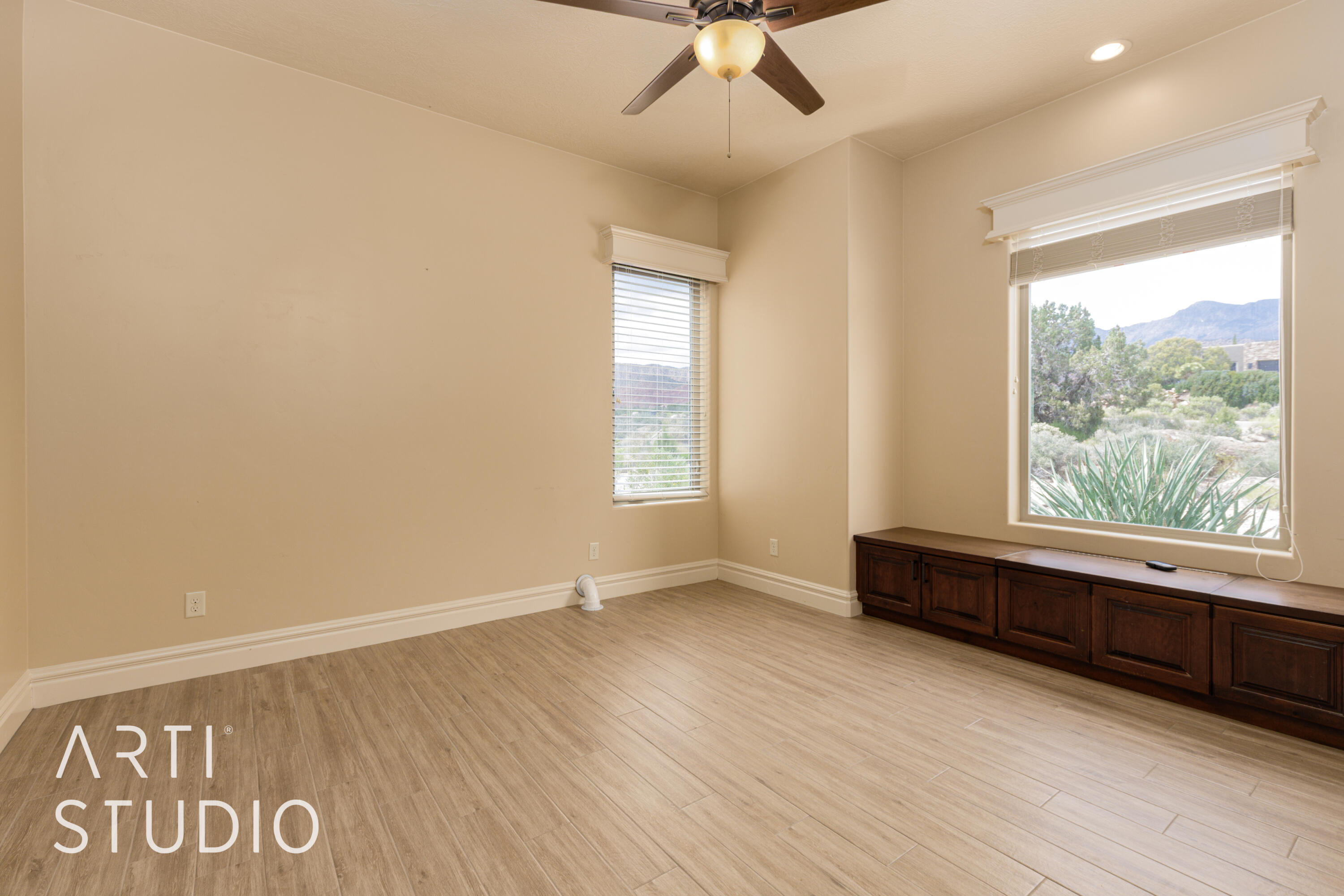 RICHARD PARRY MINOR LOT - Residential